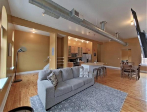 12 Downtown Free Parking Pool table